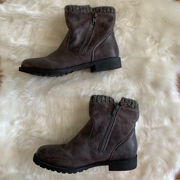 Sweater Cuff Booties - Picture 4 of 6